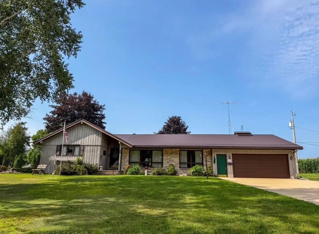 331 Orchard Circle, GILLETT