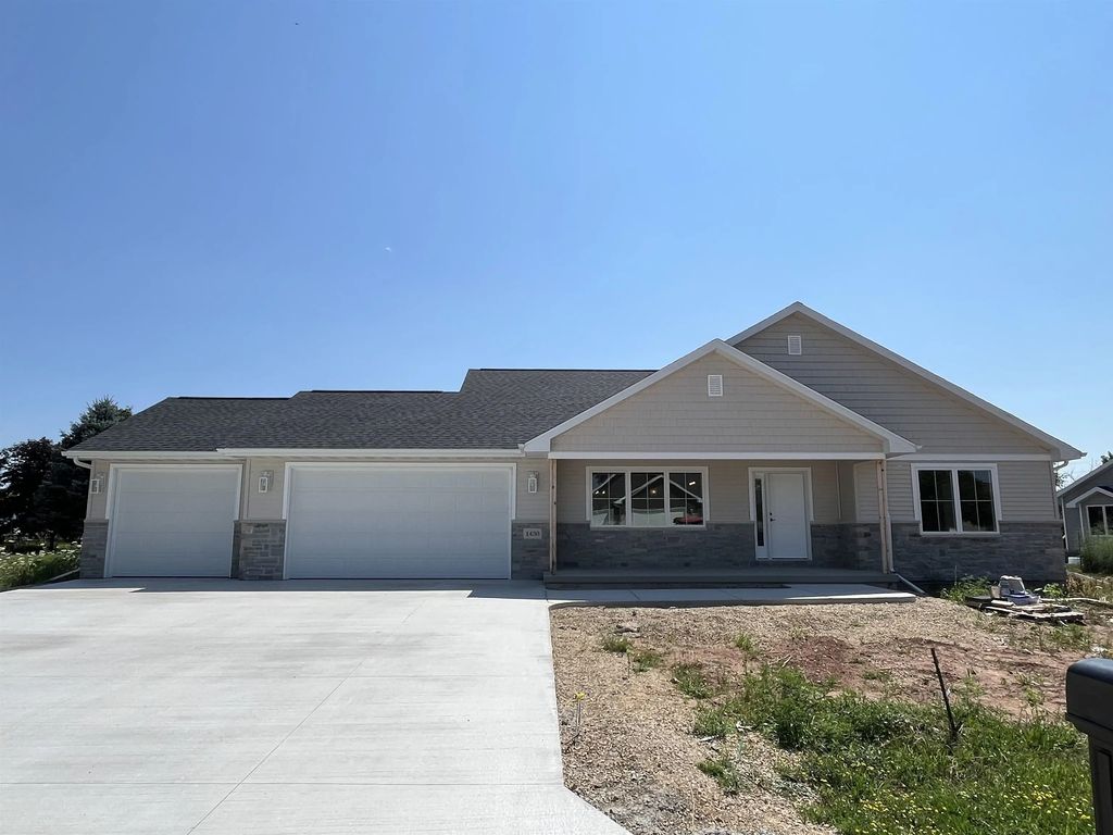 1430 Caroline Drive, NEW LONDON