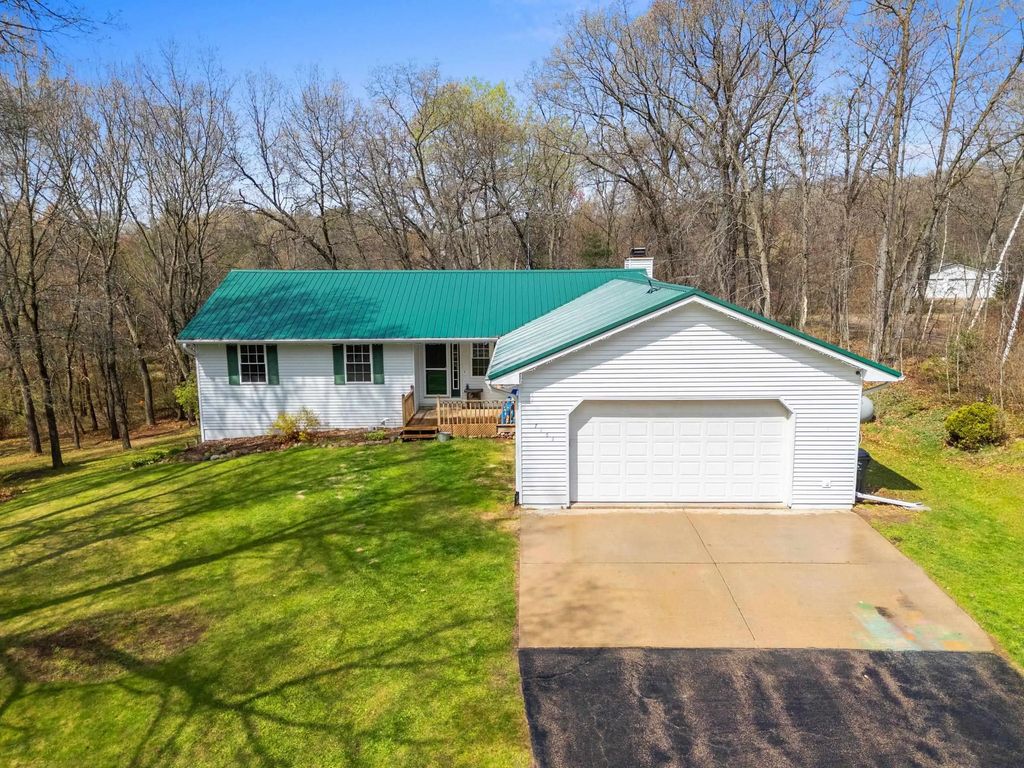 N7163 Cozy Oaks Circle, SHAWANO