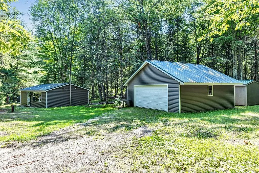 13921 Waubee Lake Drive, LAKEWOOD