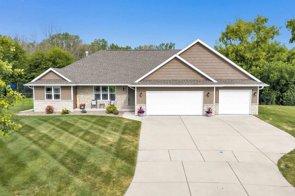 2458 Prairie Wind Court, GREEN BAY