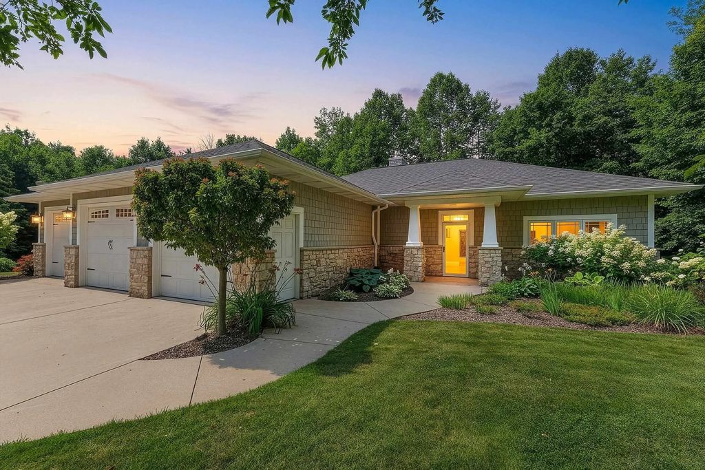 3940 Sunnyview Road, DE PERE