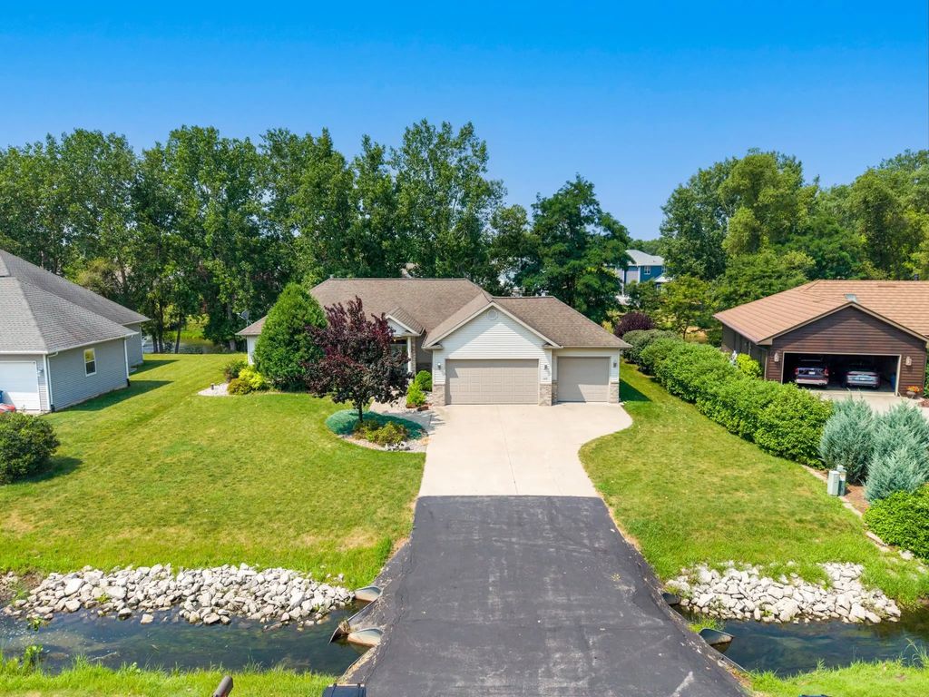 1337 Brooks Lane, OSHKOSH
