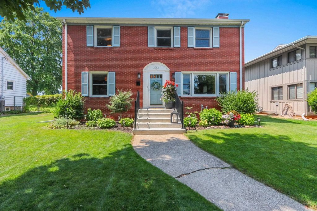 2012 Woodrow Way, GREEN BAY