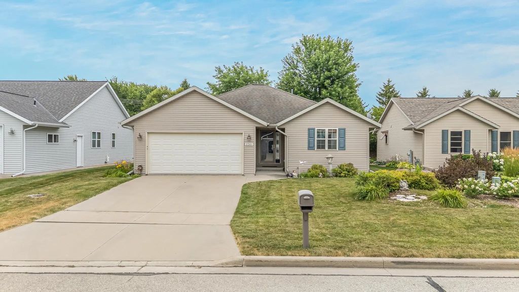 2361 Indy Court, DE PERE