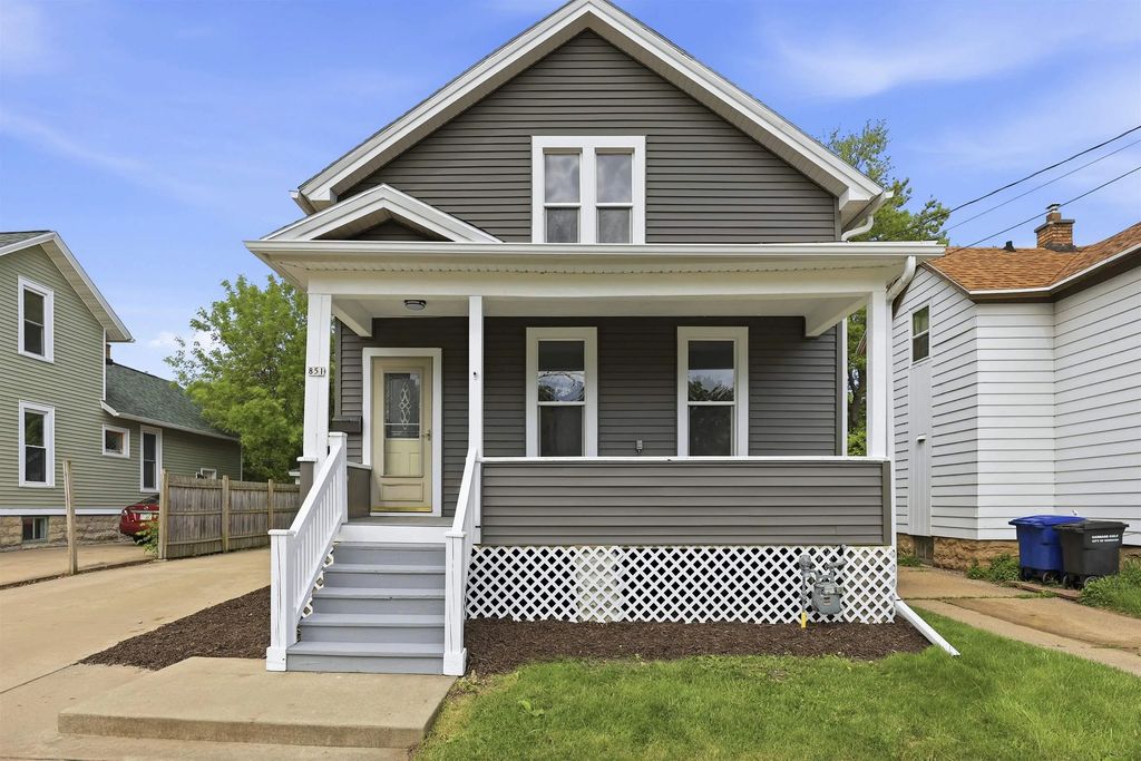 851 Franklin Street, OSHKOSH