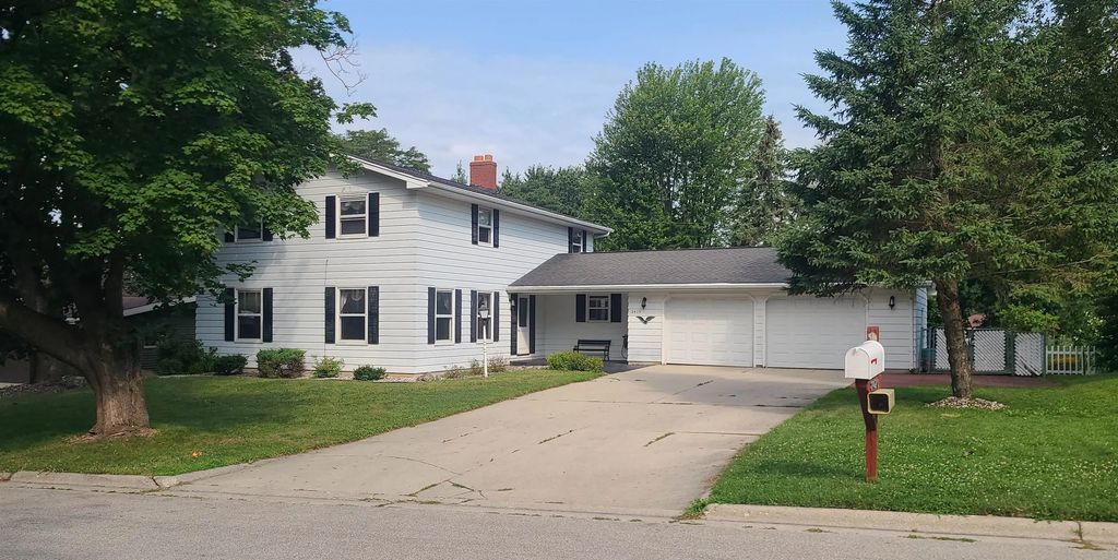 2410 Lina Lane, GREEN BAY