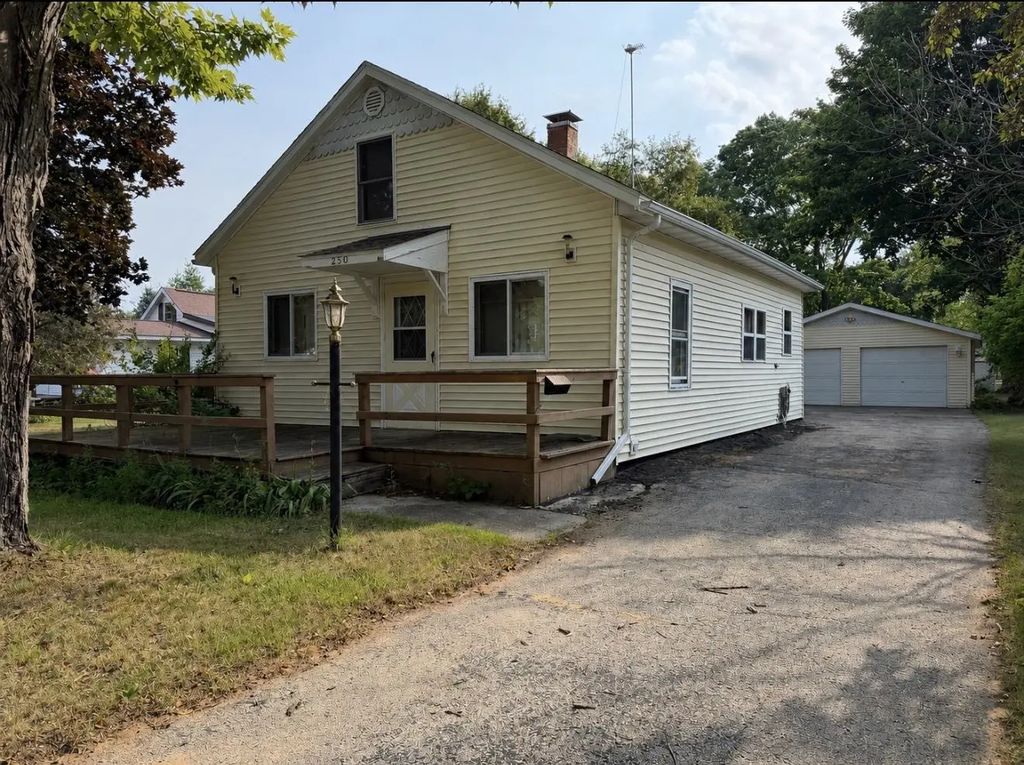 250 S Brown Avenue, PESHTIGO