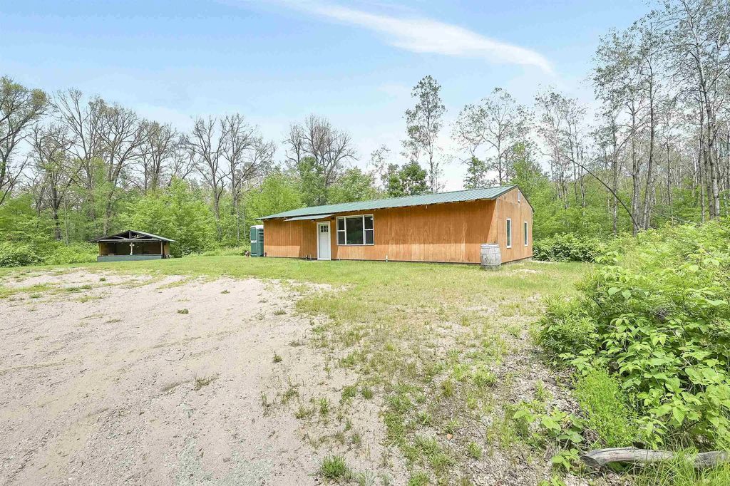 W13670 Brooks Lane, CRIVITZ