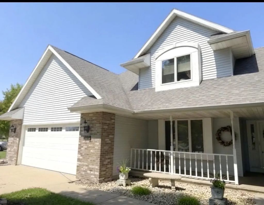 2884 Westmoor Road, OSHKOSH
