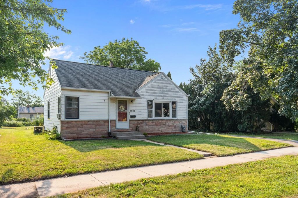 1526 Rugby Street, OSHKOSH