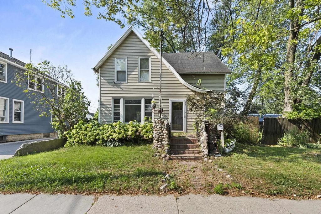 847 Shawano Avenue, GREEN BAY