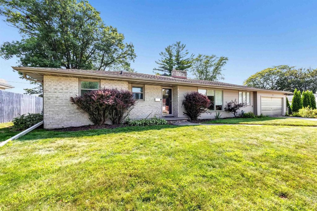 1131 St Agnes Drive, GREEN BAY