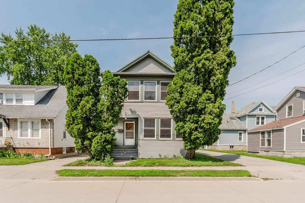 687 Central Street, OSHKOSH