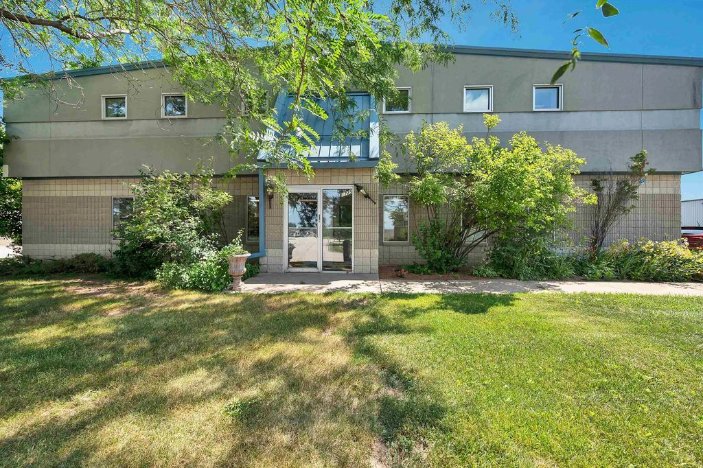 1725 Suburban Drive, DE PERE