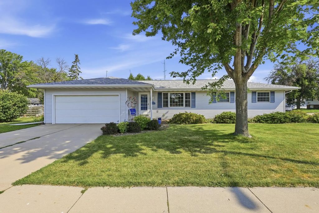 225 W Bell Street, NEENAH
