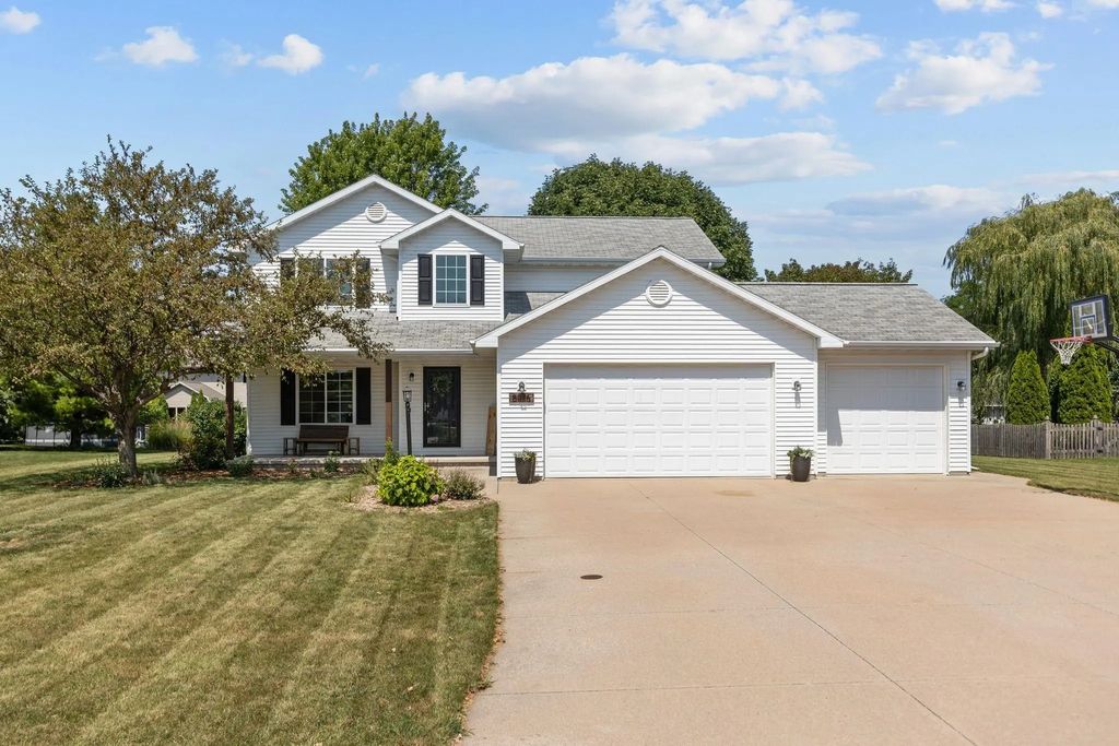 W5876 Blue Bonnet Drive, APPLETON