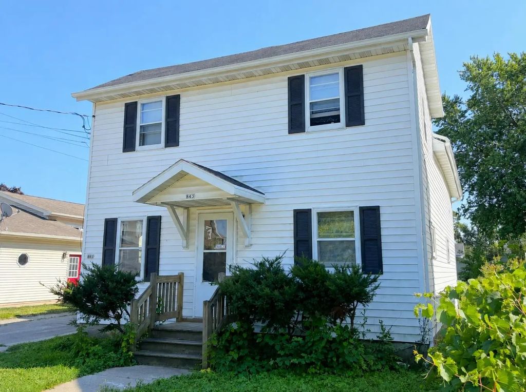 843 W 9th Avenue, OSHKOSH