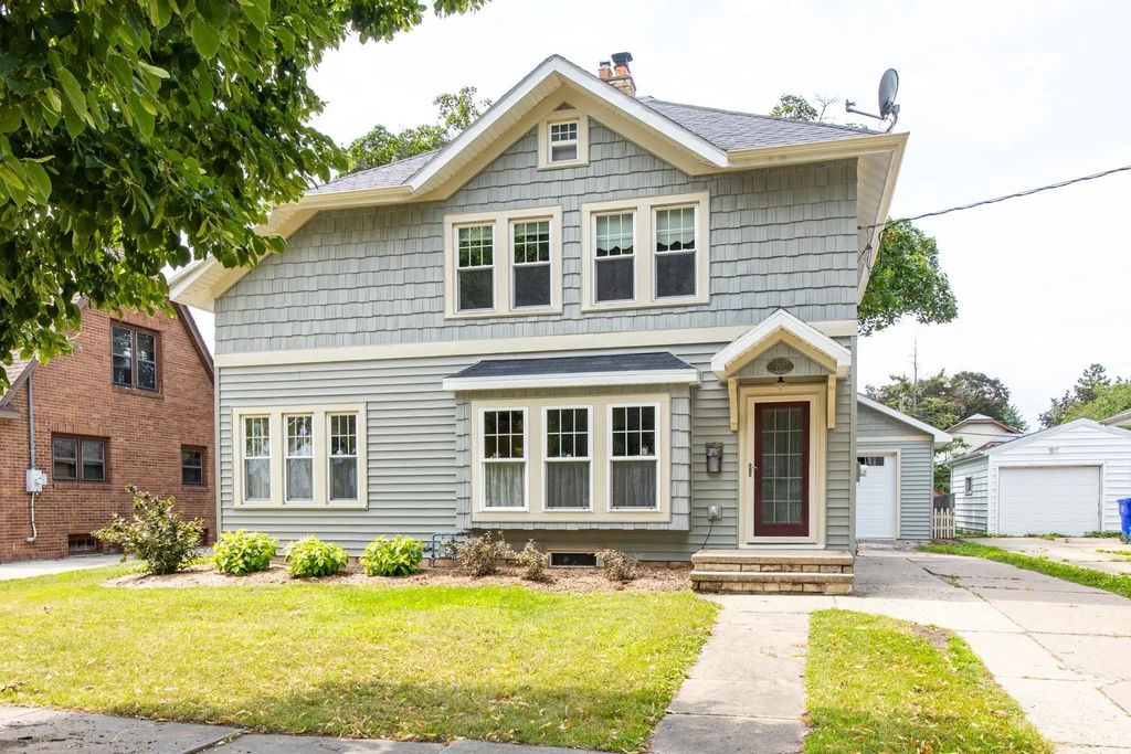 733 S Mueller Street, APPLETON