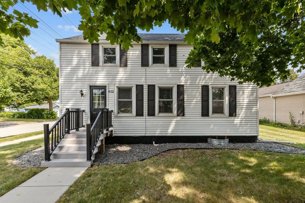 402 E Harding Drive, APPLETON