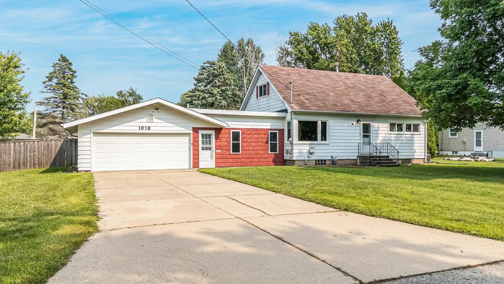 1918 Alaska Street, OSHKOSH