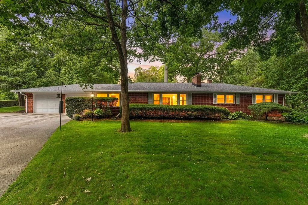 1173 St Lawrence Drive, GREEN BAY