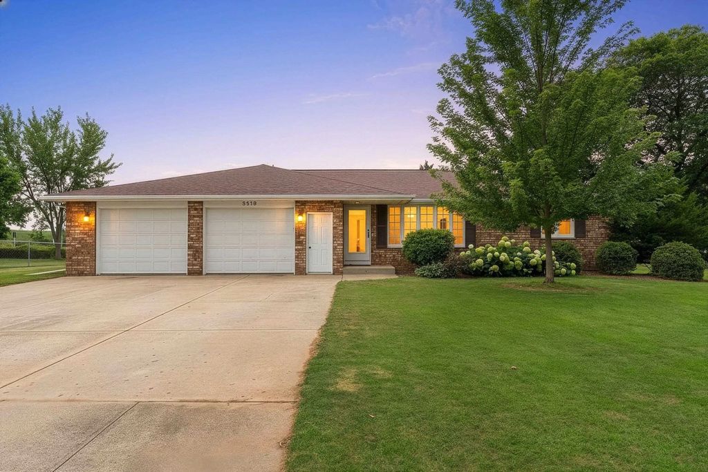 2812 Finger Road, GREEN BAY