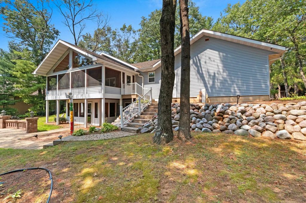 N1355 Rainbow Road, KESHENA