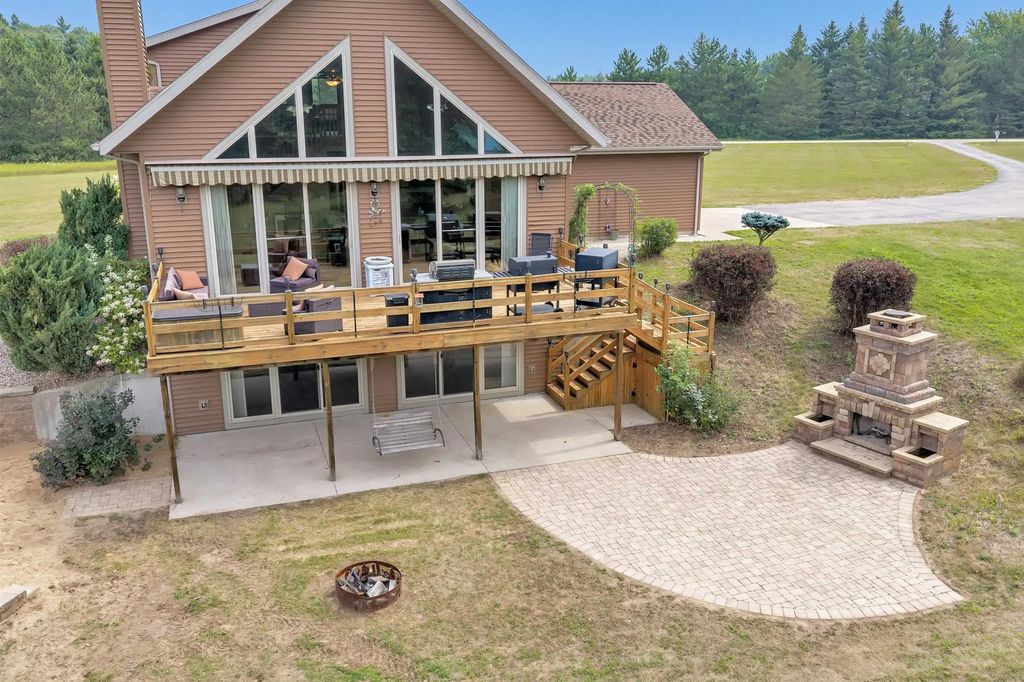 N2561 Hodgett Court, WAUPACA