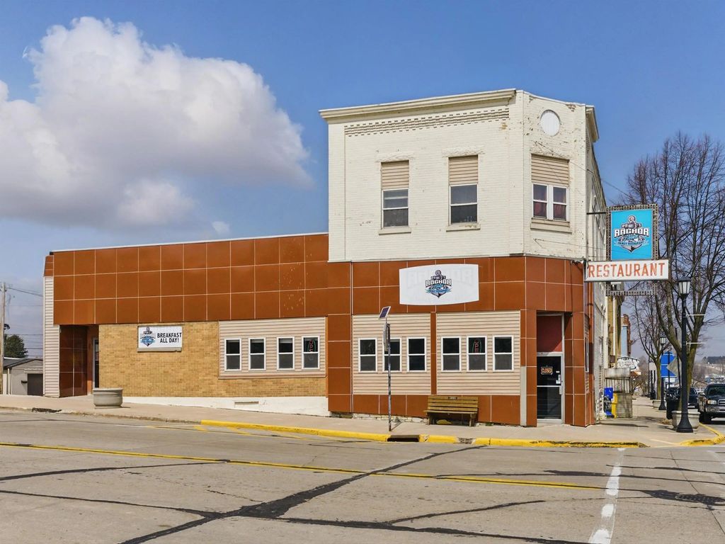 301 Ellis Street, KEWAUNEE