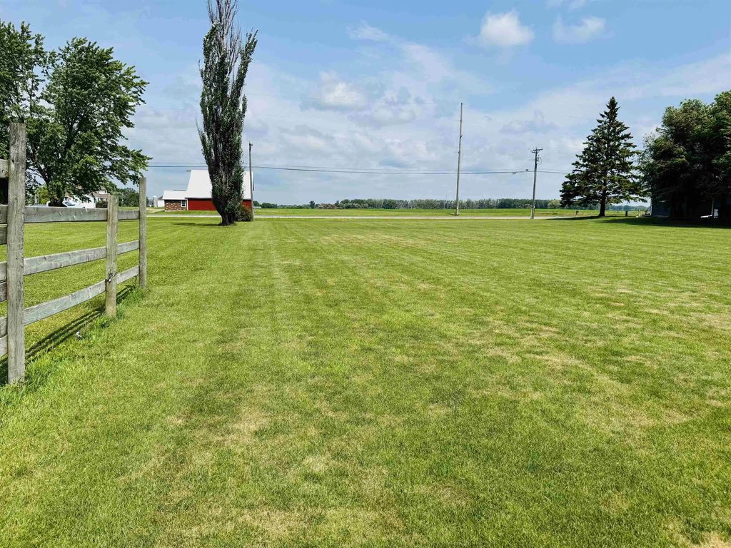 County Road E, OMRO