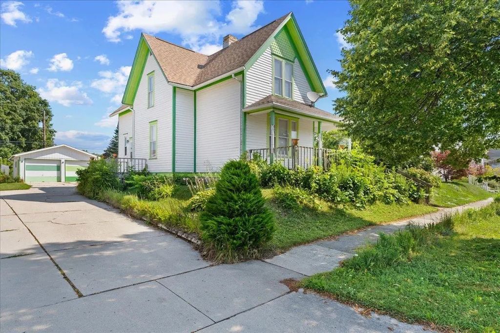 625 Center Street, KEWAUNEE