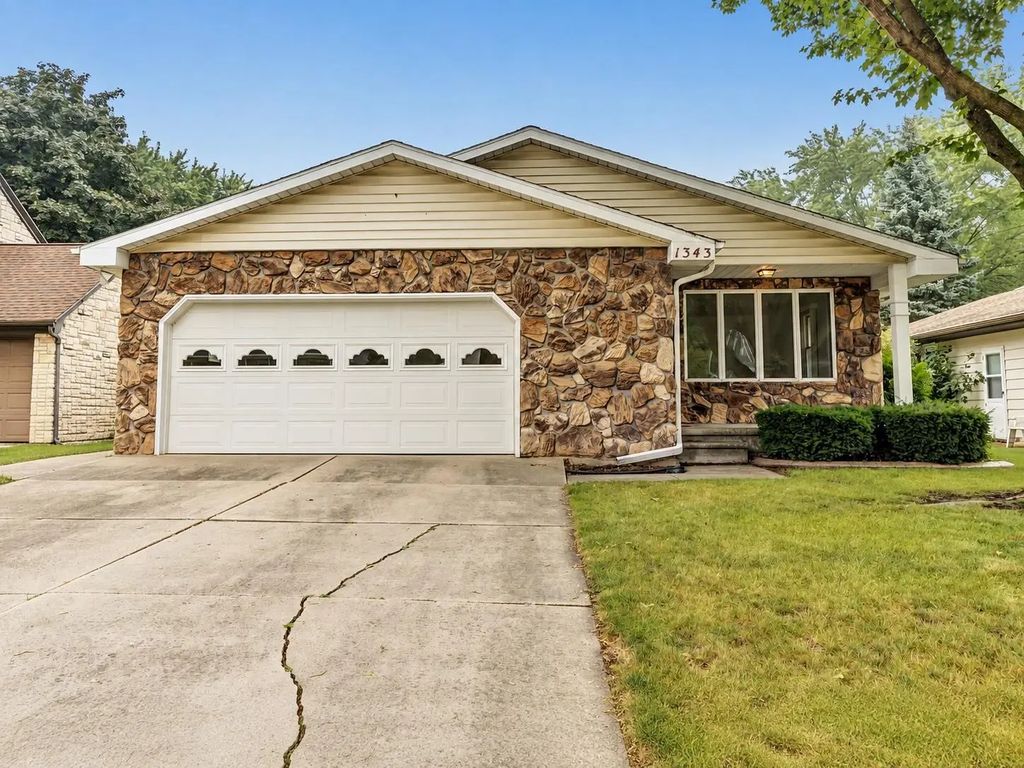 1343 Emilie Street, GREEN BAY