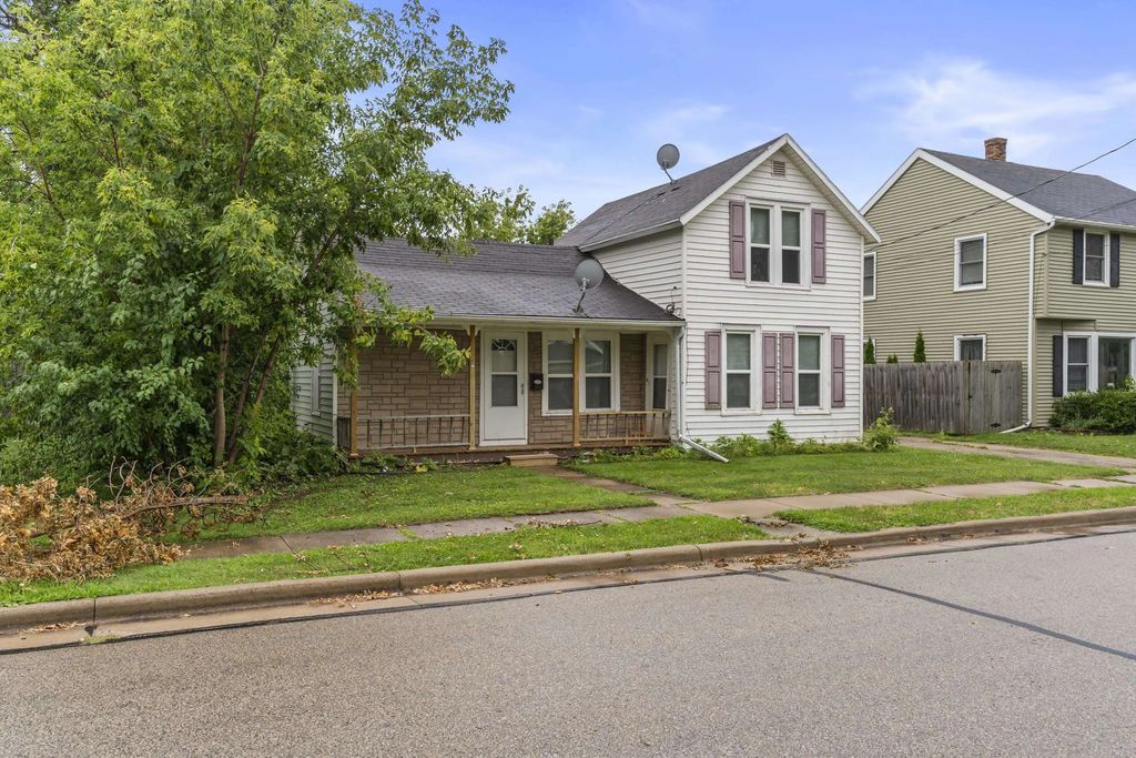 413 Green Street, NEENAH