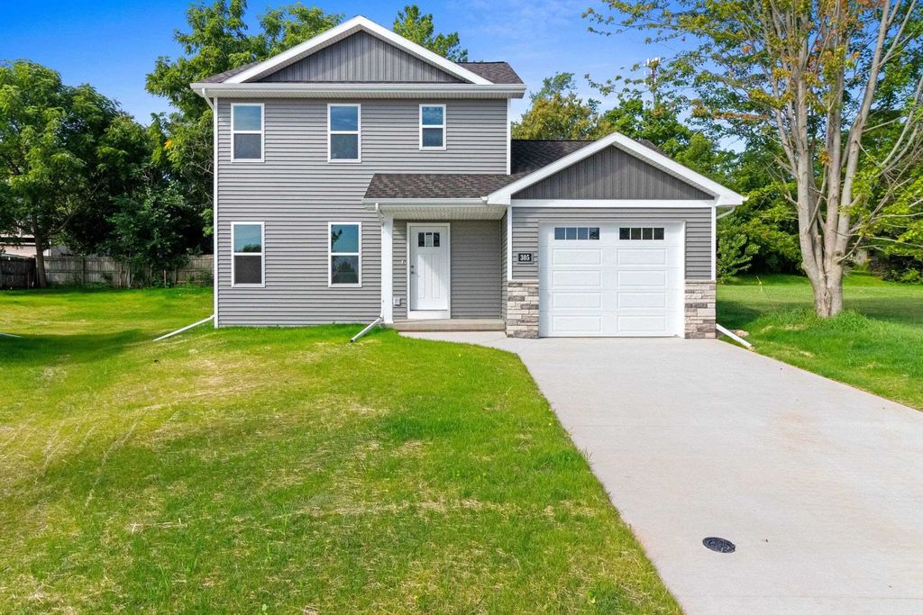305 Evergreen Lane, CHILTON