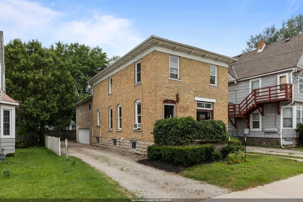 303 E Parkway Avenue, OSHKOSH