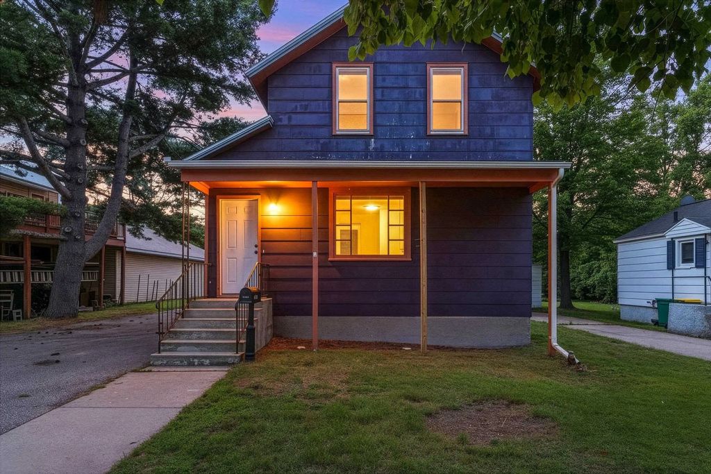 809 Miller Street, MARINETTE