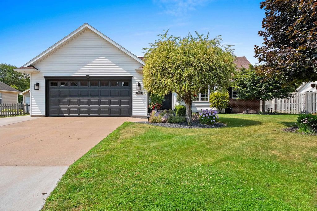 1220 Stillmeadow Lane, MENASHA