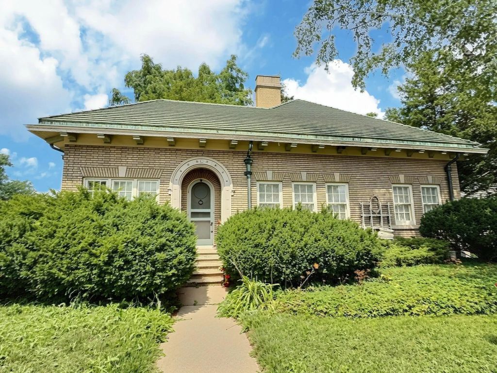 628 W Irving Avenue, OSHKOSH