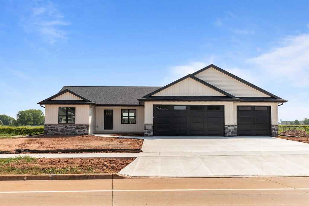 1232 S Kensington Drive, APPLETON