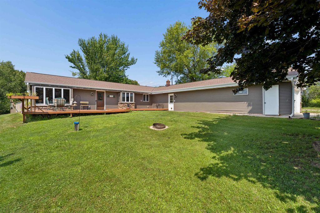 W8269 Grandview Road, HORTONVILLE