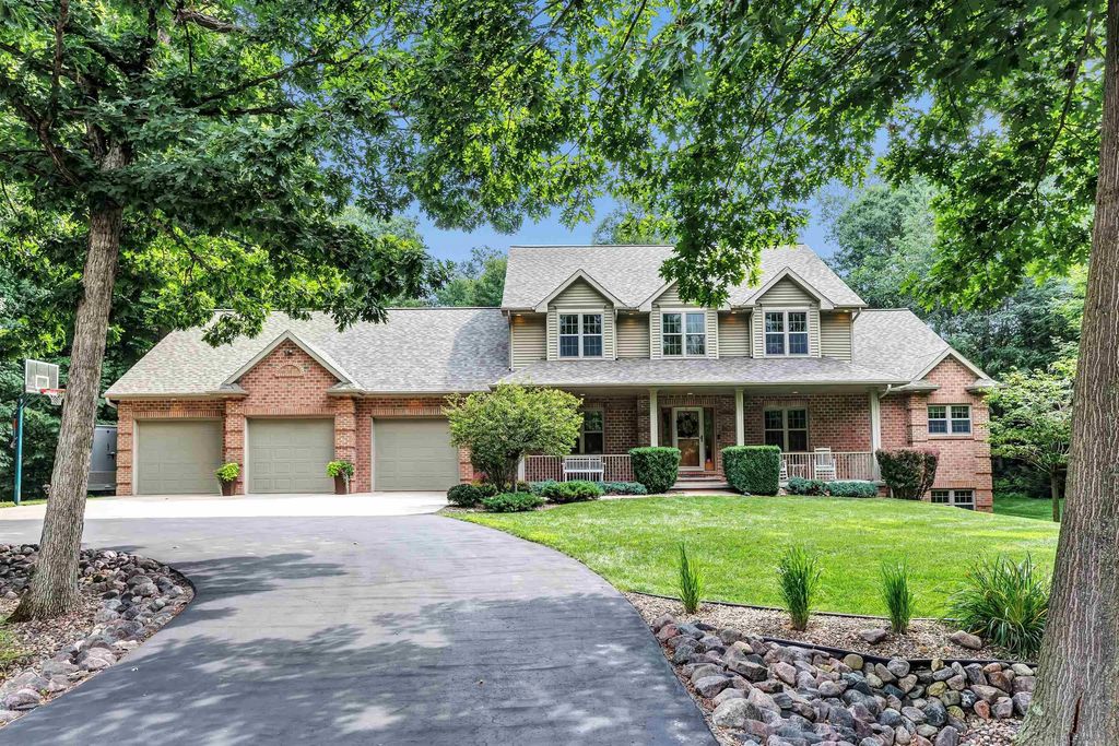 4408 Forest Ridge Drive, SUAMICO