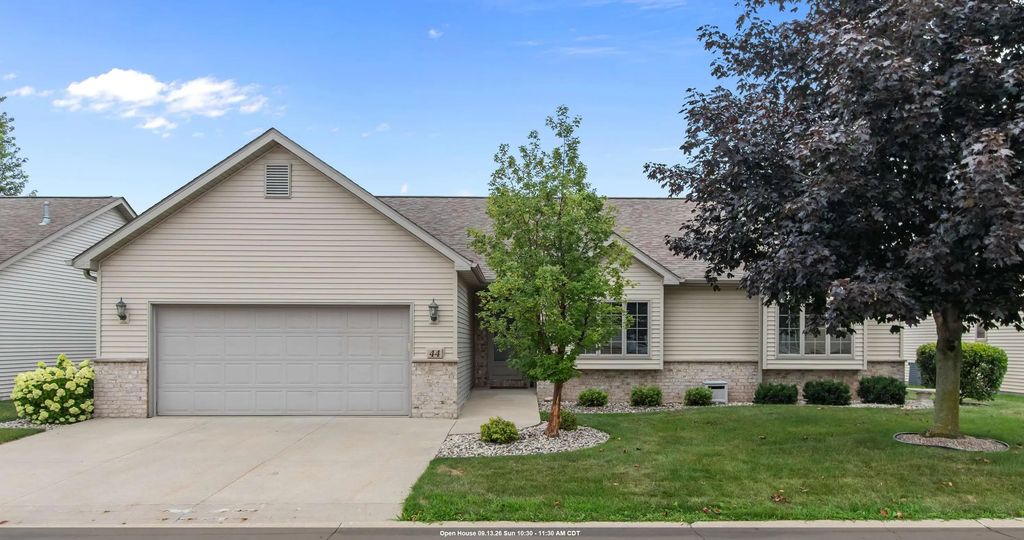 44 Penbrook Circle, APPLETON