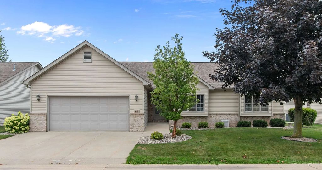 44 Penbrook Circle, APPLETON