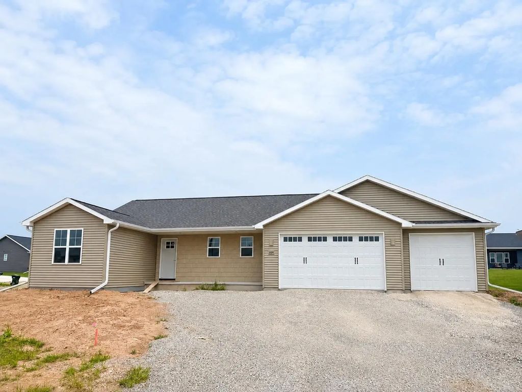 2091 Red Fox Lane, KAUKAUNA