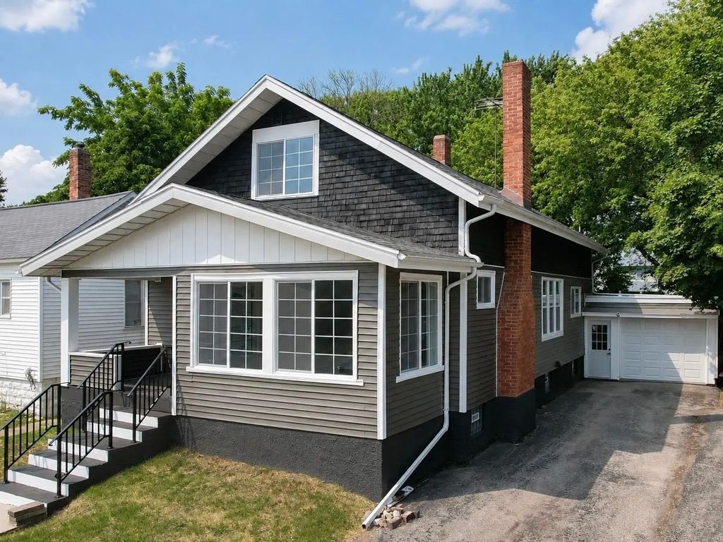 1006 15th Avenue, MENOMINEE