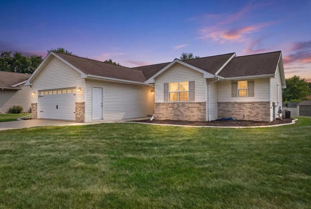 2540 Manitowoc Road, GREEN BAY