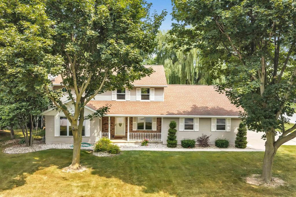 2719 Woodland Hills Court, GREEN BAY