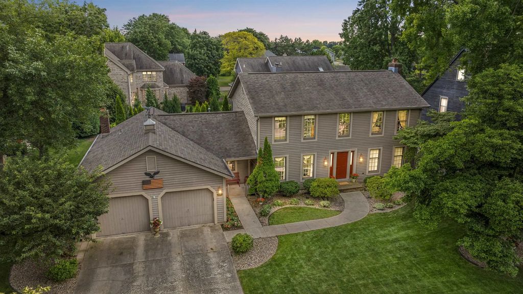 609 Scarlet Oak Court, APPLETON