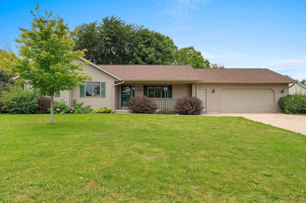 1525 Parkview Drive, NEW LONDON